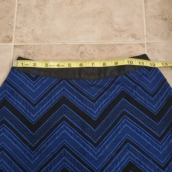 Candie's blue and black mini skirt with pleather - Picture 4 of 7